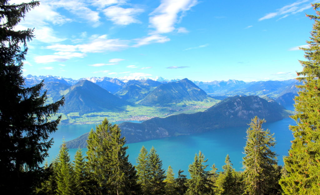 Aussicht auf Vierwaldstättersee bei Rigi Wanderung