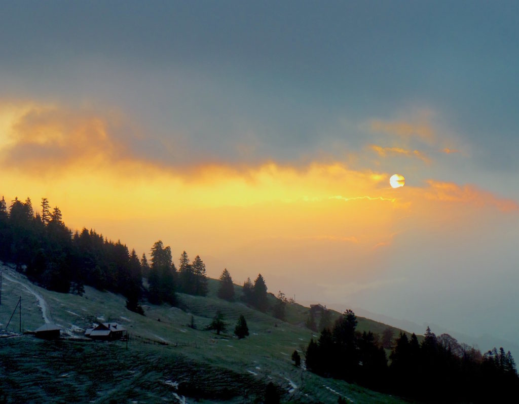 Rigi-Abendstimmung bei Wanderung mit Sonne